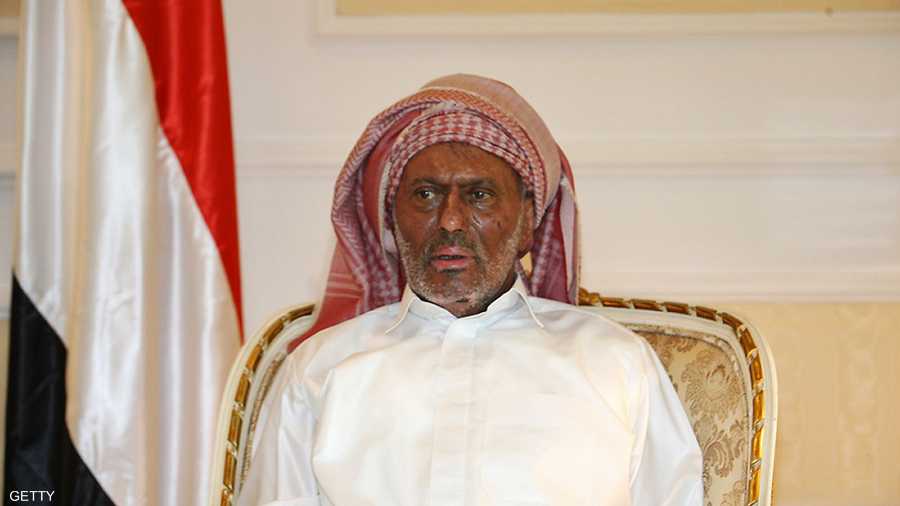 علي صالح بعد تعرضه لمحاولة اغتيال في يونيو 2011، إثر قصف لمسجد الرئاسة، ونقله إلى السعودية للعلاج
