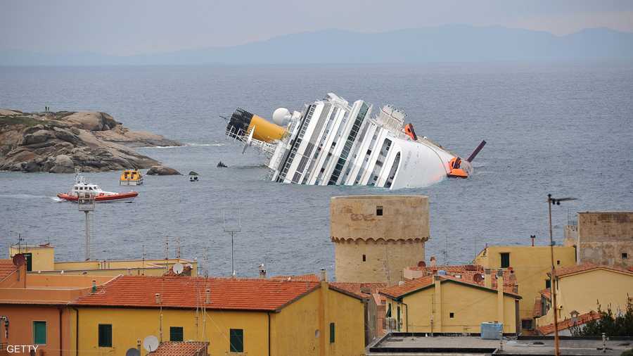 السفينة كوستا كونكورد السياحية الإيطالية العملاقة كانت تقل 4200 راكب من 60 دولة