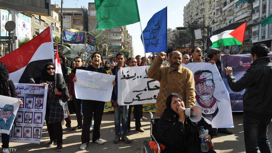 مسيرة متوجهة إلى ميدان التحرير تتقدمها سيدة قعيدة