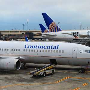 صورة أرشيفية لإحدى الطائرات الأميركية في مطار نيووارك بنيو جيرزي