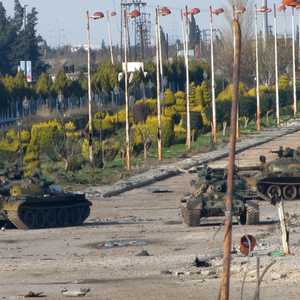 دبابات الجيش السوري على مشارف حي بابا عمرو