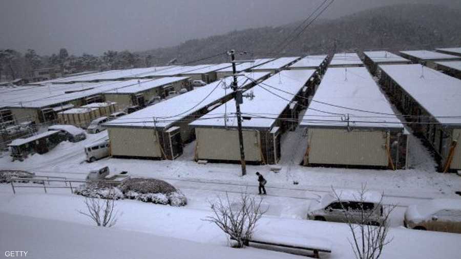 مساكن الإيواء المؤقتة تشهد على حجم المآساة.