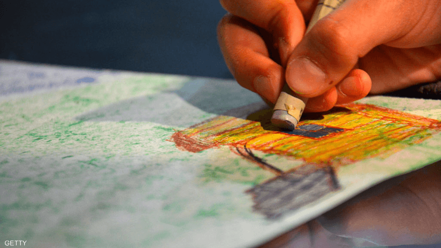 يعرّج المعرض على واقع اللجوء الذي يعيشه آلاف السوريين في لبنان وتركيا 