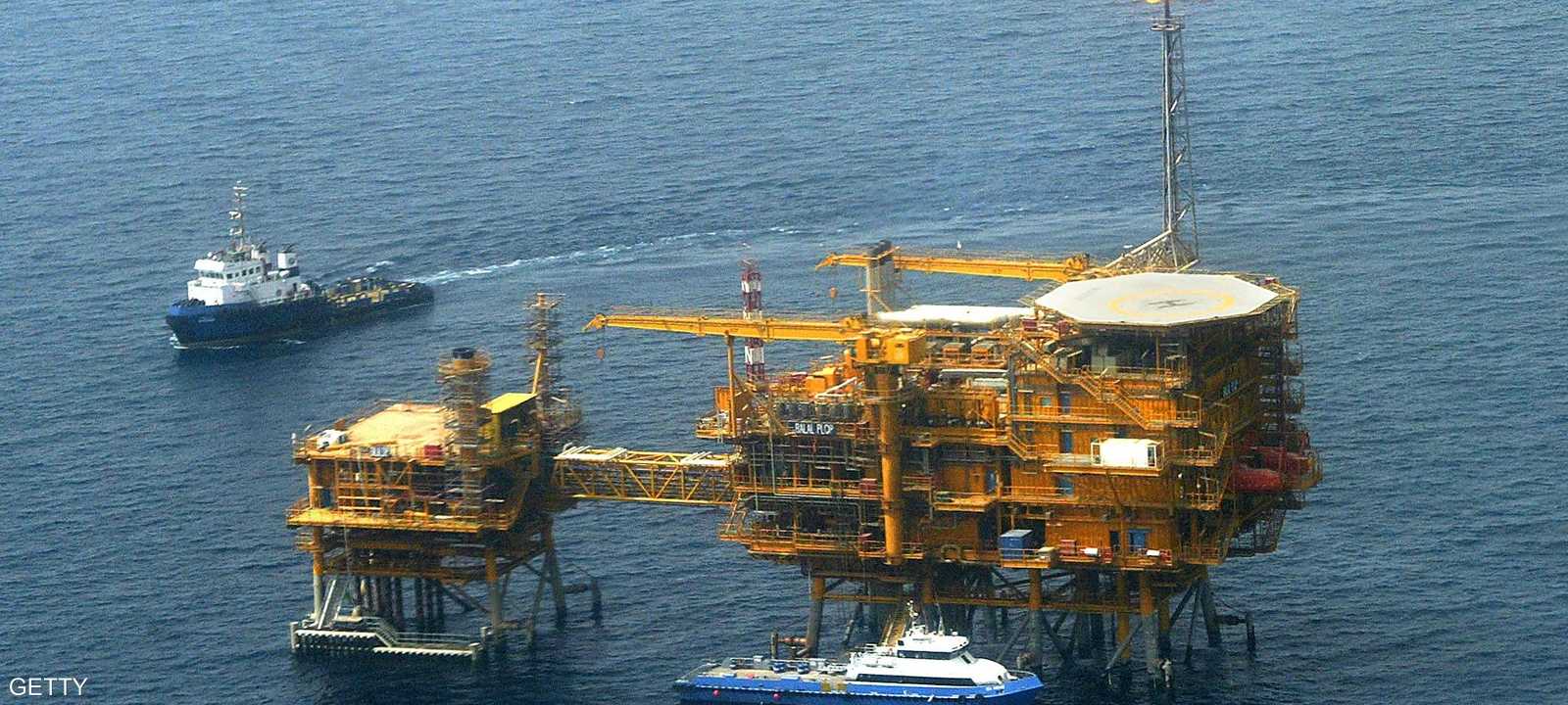 تعهد طوكيو جاء بعد استثناء واشنطن لها من العقوبات المالية على إيران- أرشيف