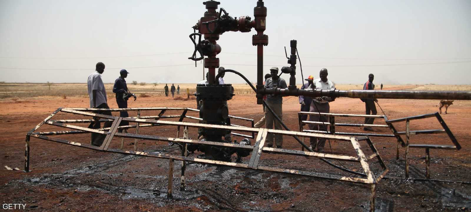 أنابيب لنقل النفط في السودان