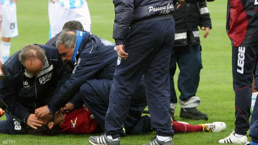 ليفورنو وبيكسارا.. مباراة تحولت إلى مأساة بسقوط بيرماريو موروسيني ميتا على أرض الملعب بسبب أزمة قلبية في مارس 2013