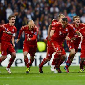 فرحة لاعبي بايرن ميونخ بعد الانتصار في 2012