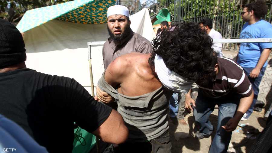 عدد المصابين في المواجهات تجاوز 150 مصابا، بينما قتل 16 متظاهرا حتى الآن