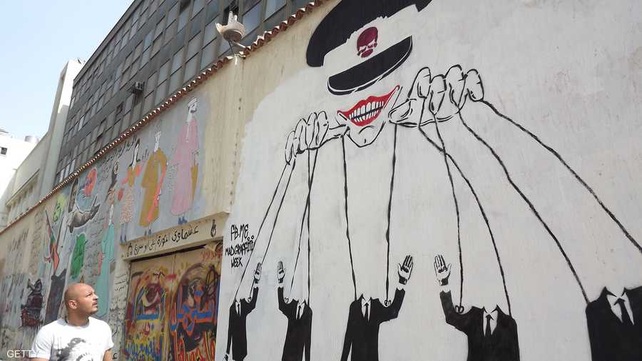 جدران مصر تصدح بمطالب كثيرة للثورار 