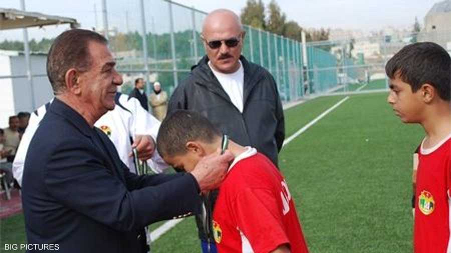 تولى تدريب المنتخب الأردني عام 2002 وحقق إنجازًا كبيرا بوصوله إلى نهائيات كأس الأمم الأسيوية في الصين عام 2004 لأول مرة في تاريخ الكرة الأردنية