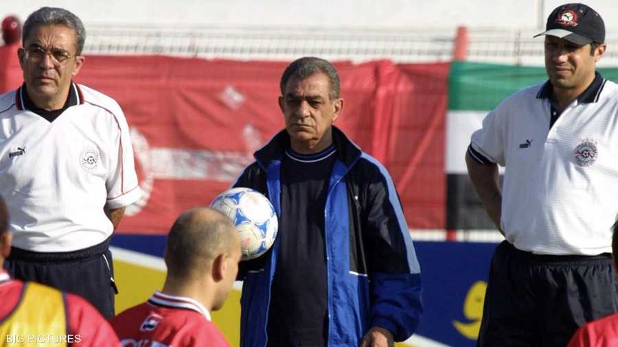 تولى تدريب فريق النادي الأهلي المصري، وقاده للفوز ببطولة إفريقيا للأندية أبطال الدوري عام 1982، وذلك بعد تغلبه على كوتوكو الغاني