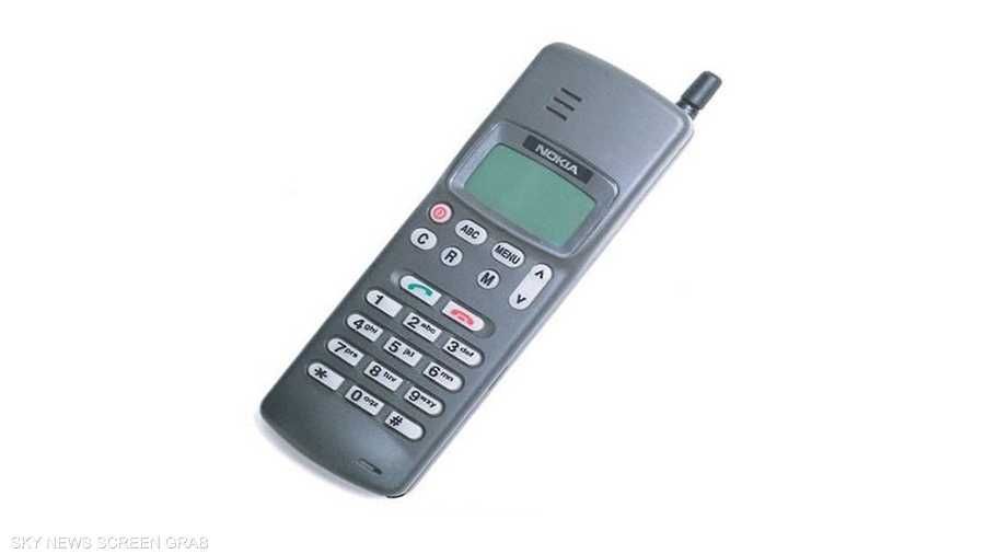 هاتف (نوكيا 1011) وهو الأول بنظام شبكات (جي إس إم) وأطلقته نوكيا عام 1993
