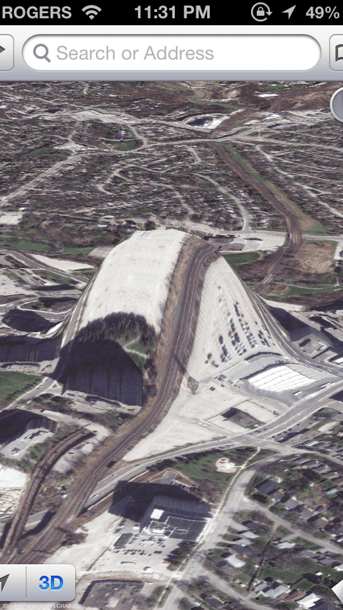 خطأ آخر في خرائط أبل يظهر جبلا خرج في مساحة خاصة بركن السيارات