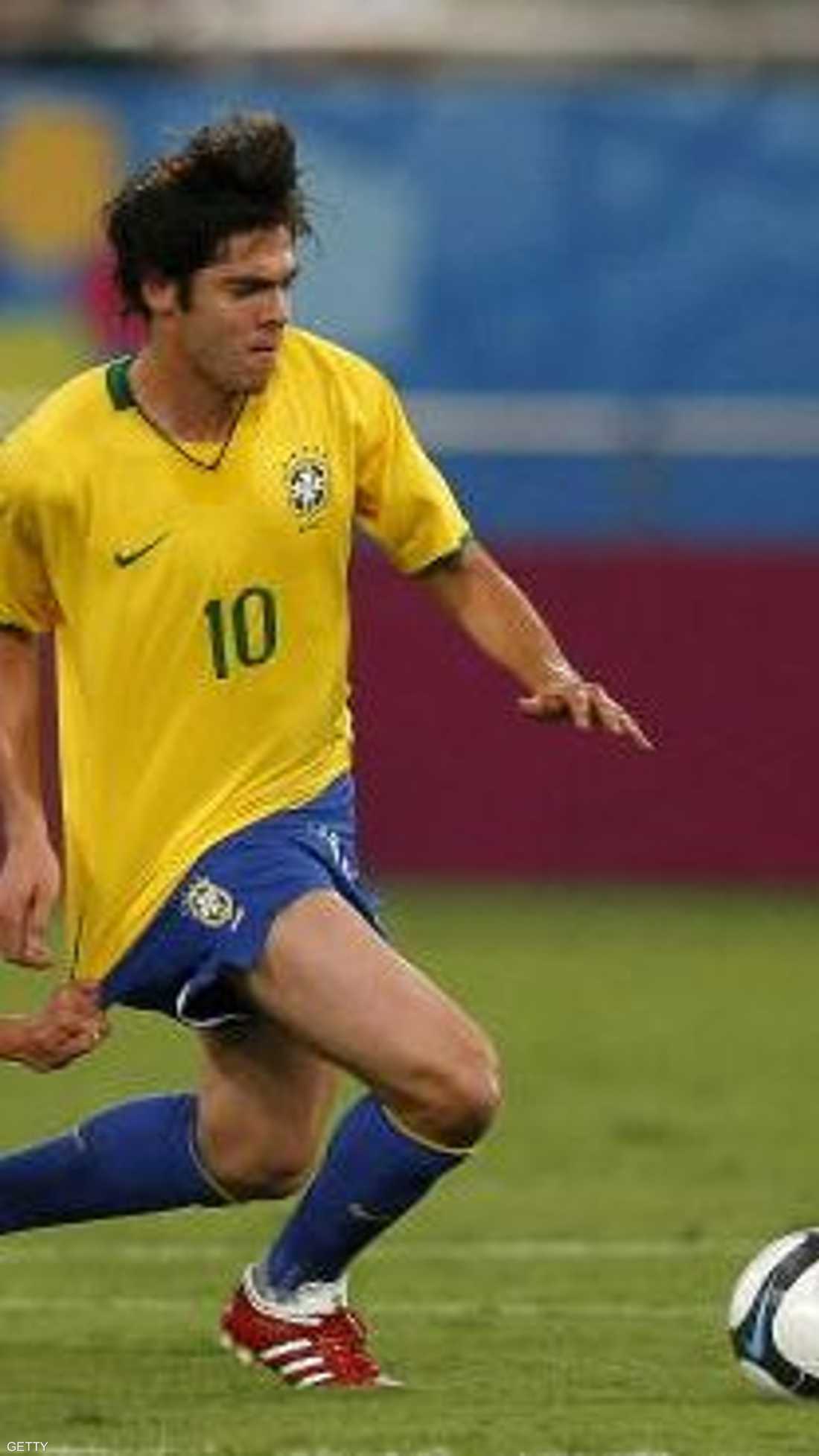 اللاعب البرازيلي عرف بمهارته في شن الهجمات على أرض الملعب