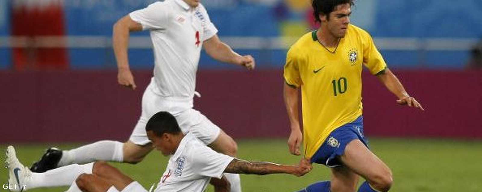 اللاعب البرازيلي عرف بمهارته في شن الهجمات على أرض الملعب