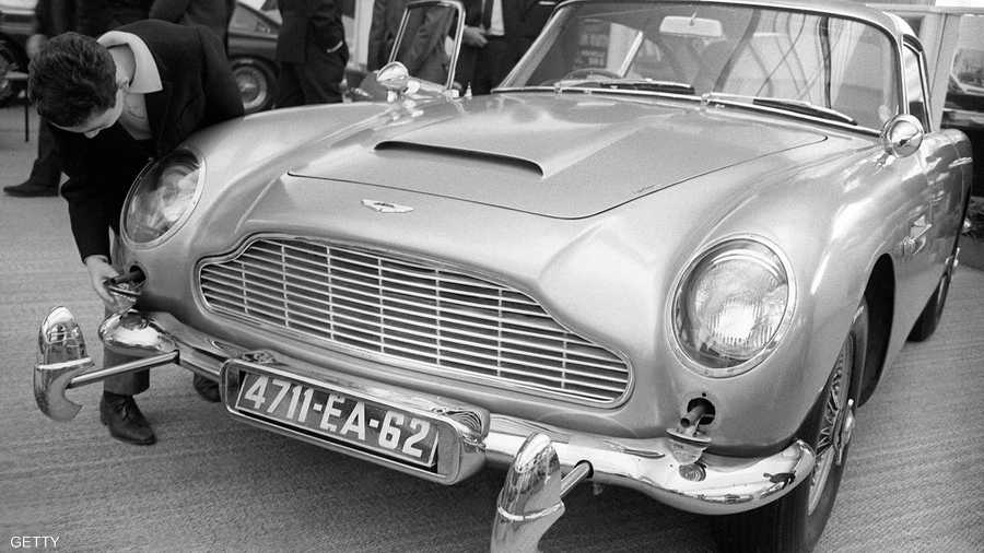السيارة الكلاسيكية الشهيرة طراز أستون مارتن بيعت في مزاد عقد مؤخرا بنحو 250 ألف إسترليني