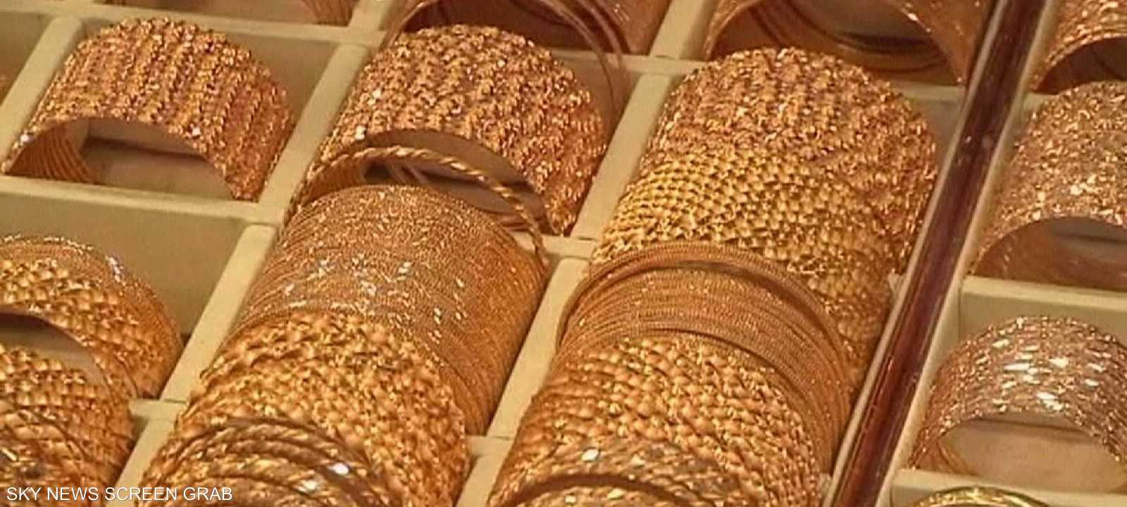 يتجه الذهب لتسجيل أكبر هبوط له منذ سبتمبر أيلول 2011