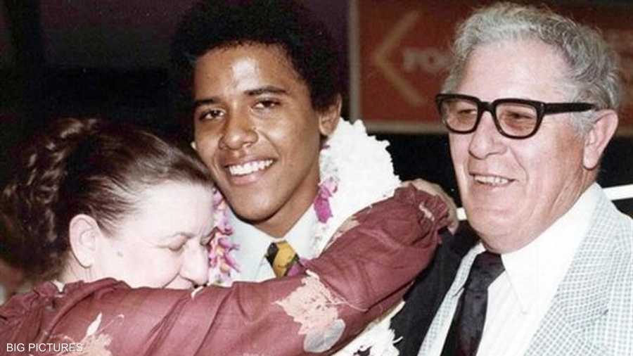 أوباما وسط عائلته لأمه