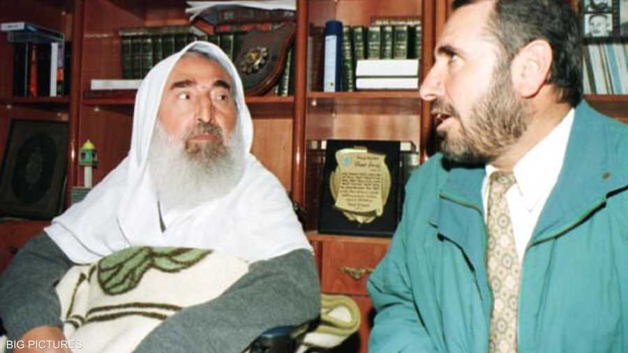 إسماعيل أبو شنب، الذي اغتيل في أغسطس 2003، مع الشيخ أحمد ياسين