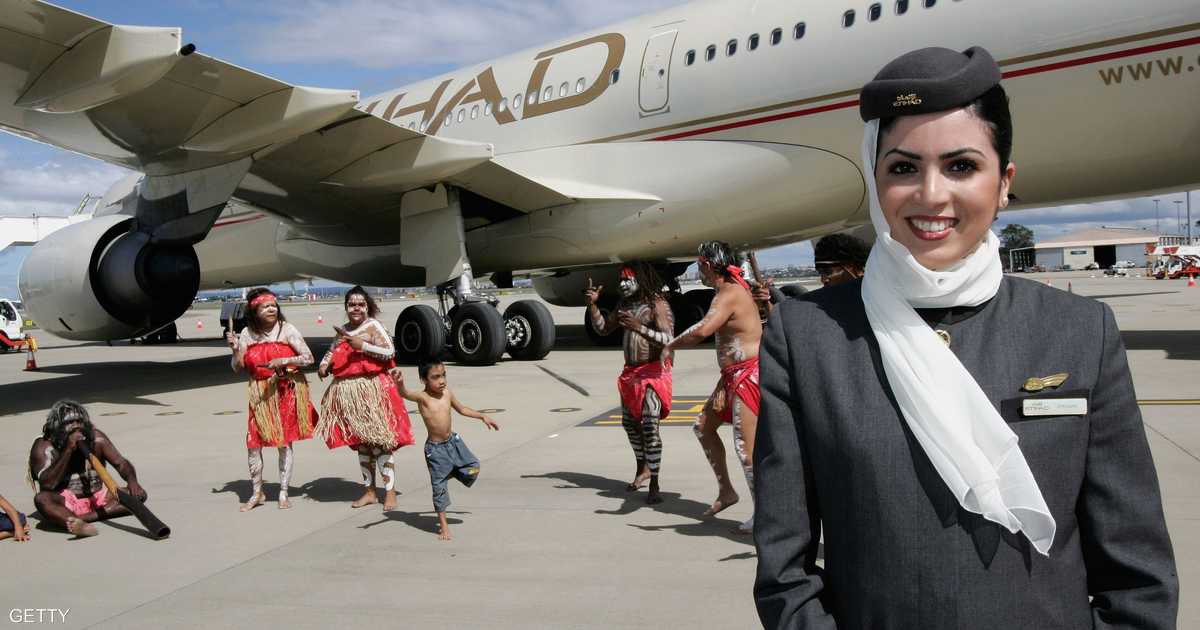 Сайт авиакомпании этихады. Etihad Airways Стюарт. Etihad Airways ньюсджекинг. Этихад стюардессы. Emirates Airlines стюардессы.