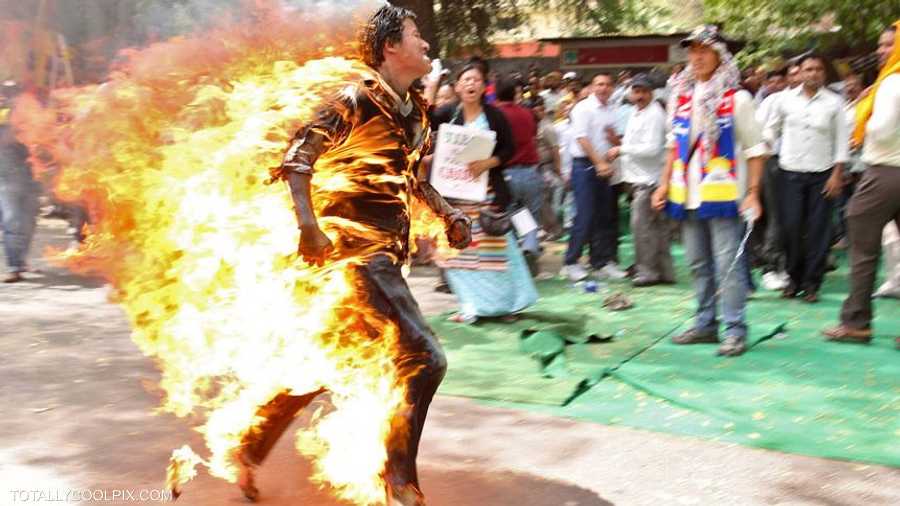 رجل من التيبت أحرق نفسه احتجاجا على زيارة الرئيس الصيني إلى الهند