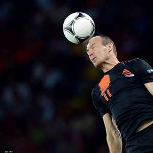 السماح بلعب الكرة بالرأس وهو ما قد يعرض الصغار لخطر ارتجاج المخ