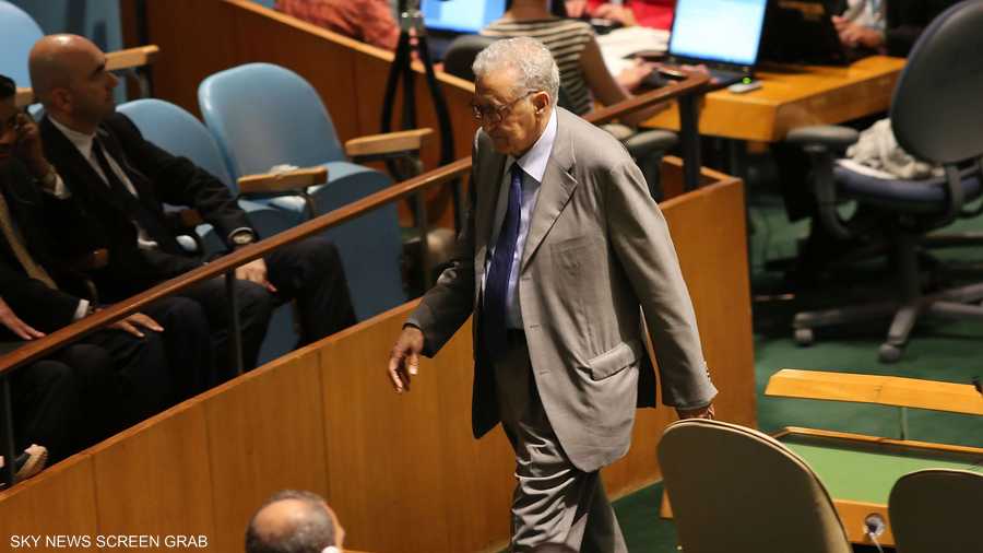 في أغسطس عين الأخضر الإبراهيمي مبعوثا دوليا وعربيا إلى سوريا خلفا لكوفي أنان