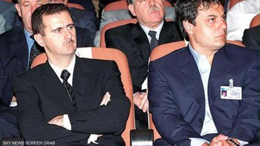 في ذات الشهر انشق عن النظام العميد مناف طلاس أحد قادة الفرقة الرابعة في الحرس الجمهوري السوري