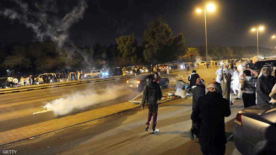 اشتباكات بين قوات الأمن ومحتجين عقب انتخاب مجلس أمة جديد