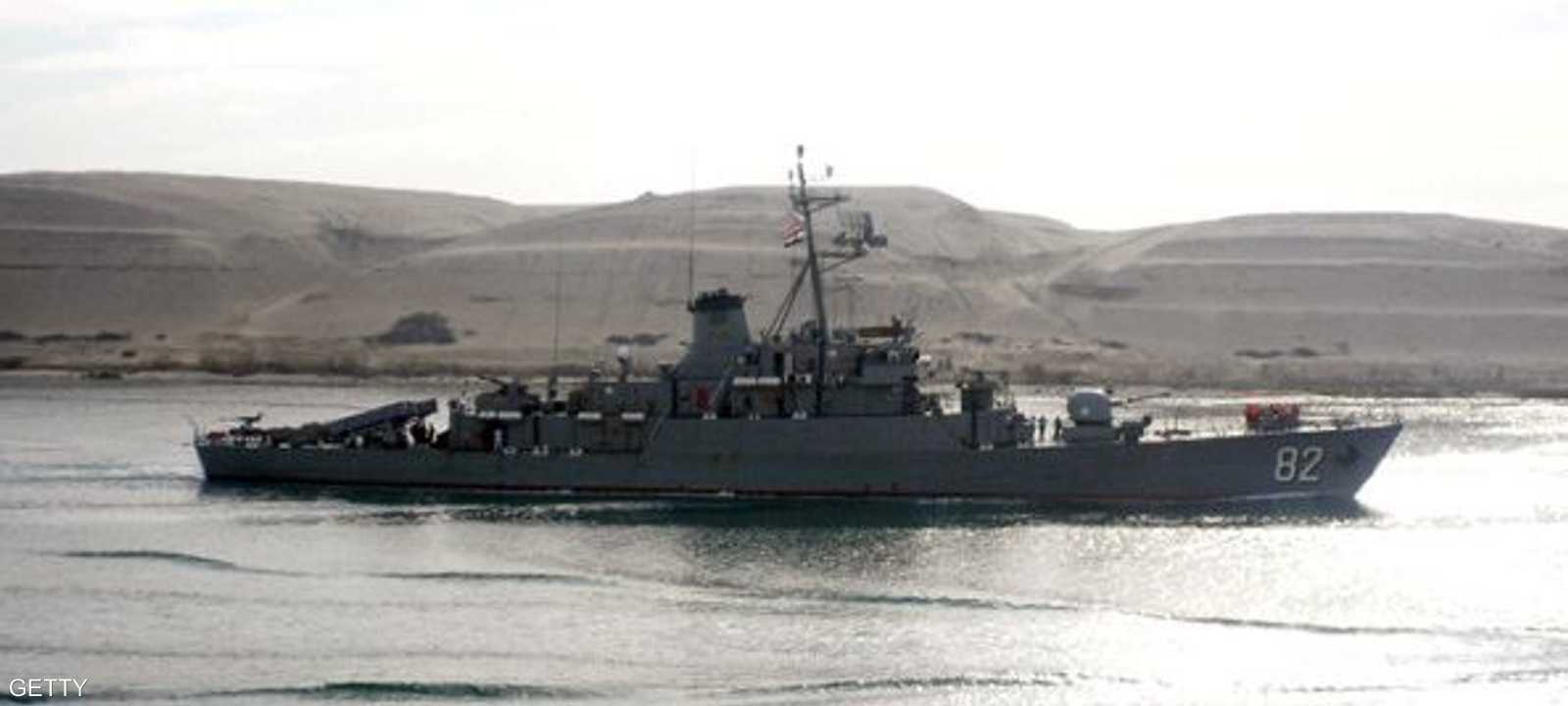 سفينة بمجرى القناة ـ أرشيف