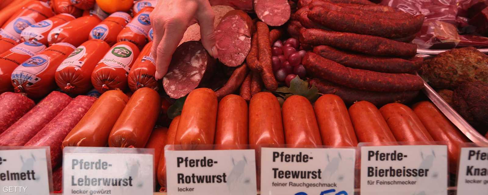 أثيرت القضية إعلاميا في منتصف يناير عندما عثرت السلطات الأيرلندية على لحم الخيل في لحم بقري مفروم 