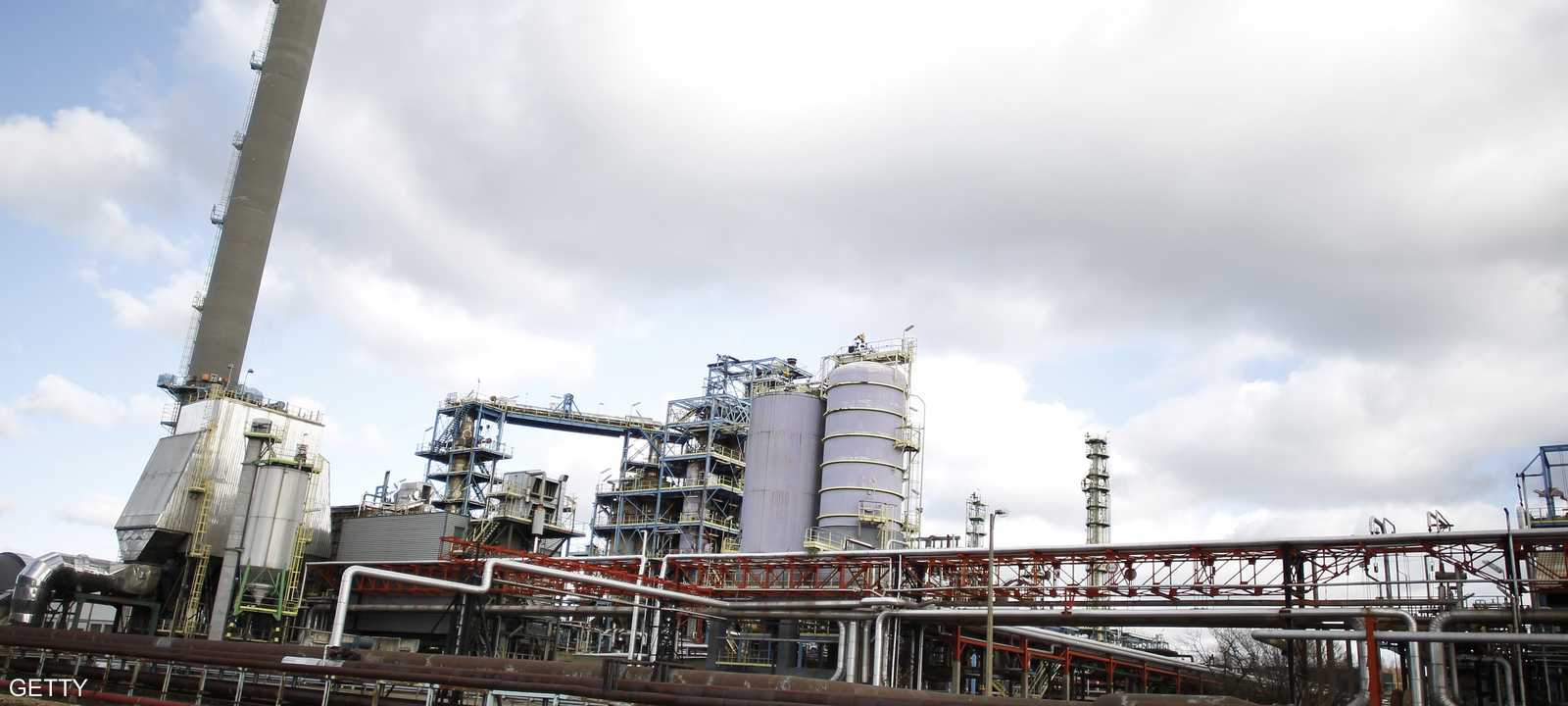 صورة أرشيفية لإحدى مصافي النفط