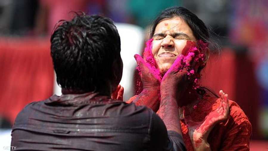 المودة و المرح في مهرجان الألوان