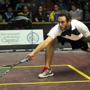 رامي عاشور واصل تربعه على عرش الاسكواش العالمي