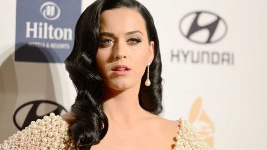 وتربعت المغنية كيتي بيري على عرش الجميلات في المرتبة الأولى.