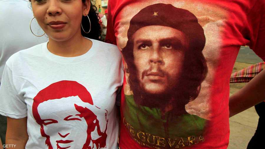 بدأت الاحتفالات بعيد العمال في نيكاراغوا قبل يوم من العيد، فرفعوا صور الثائر تشي غيفارا والزعيم الفنزويلي الراحل هوغو تشافيز