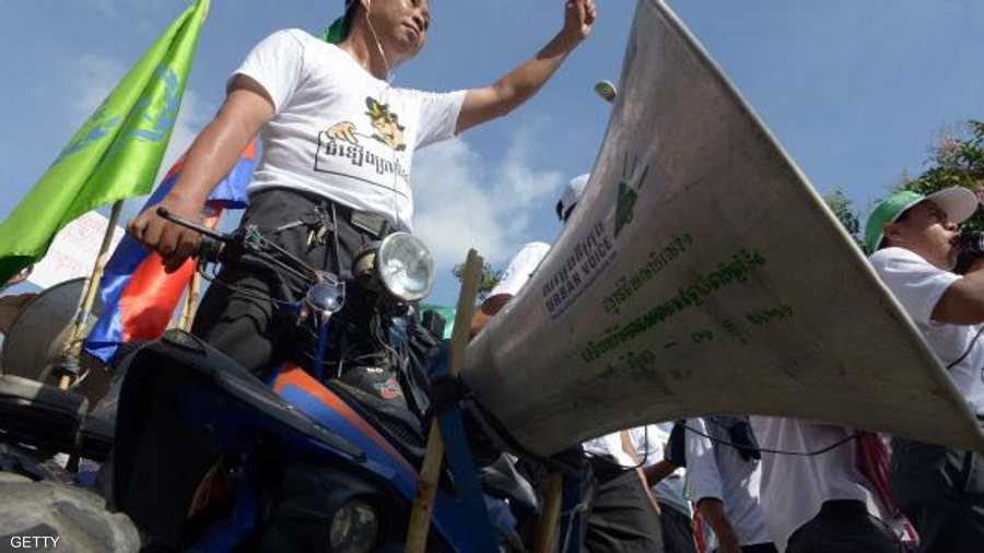 وفي كمبوديا طالب العمال في عيدهم بزيادة الرواتب وتحسين ظروفهم