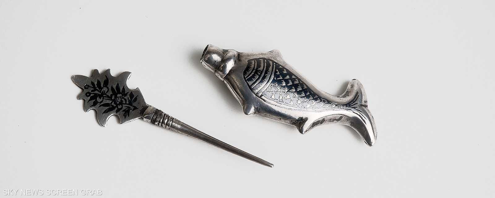 مكحلة من الفضة العراقية على شكل سمكة تعود لأوائل القرن العشرين