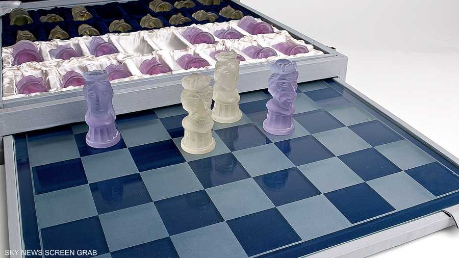 شطرنج زجاجي صنع في إيطاليا