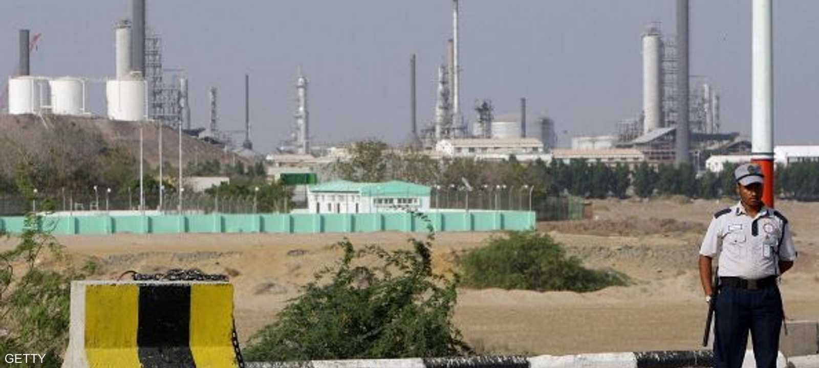مصفاة تكرير نفط في عدن جنوبي اليمن