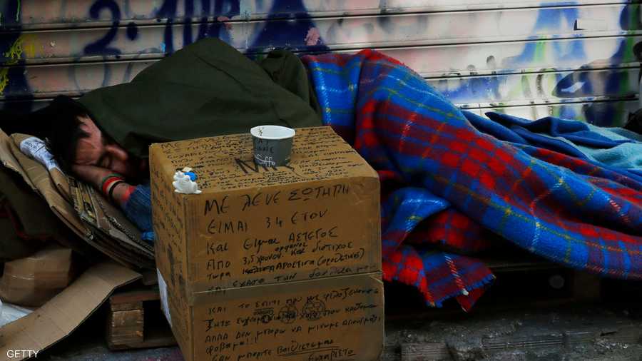  كان ذات يوم موظف ..له بيت يعود له مساءا وسرير دافئ ينام به ليلا