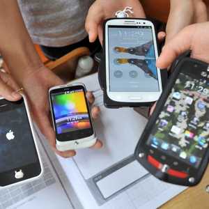 هواتف ذكية - أرشيفية