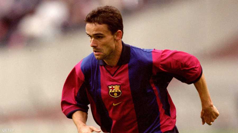 مارك أوفر مارس.. الجناح الهولندي حمل القميص رقم 11 منذ قدومه إلى برشلونة عام 2000