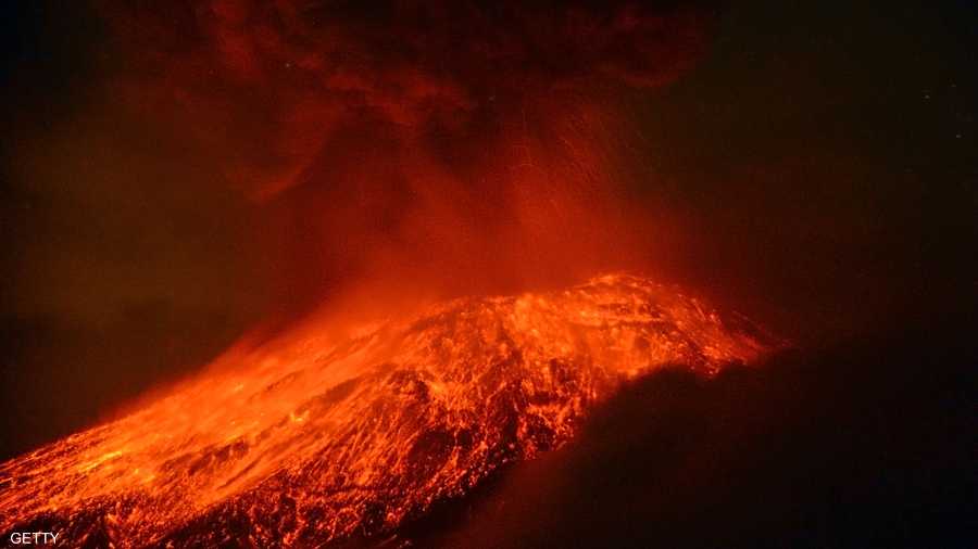 ويقذف الغاضب المحتقن بكل ما في جوفه