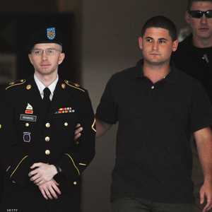 الجندي الأميركي المتهم بتسريب أكثر من 700 ألف وثيقة برادلي ماننغ.