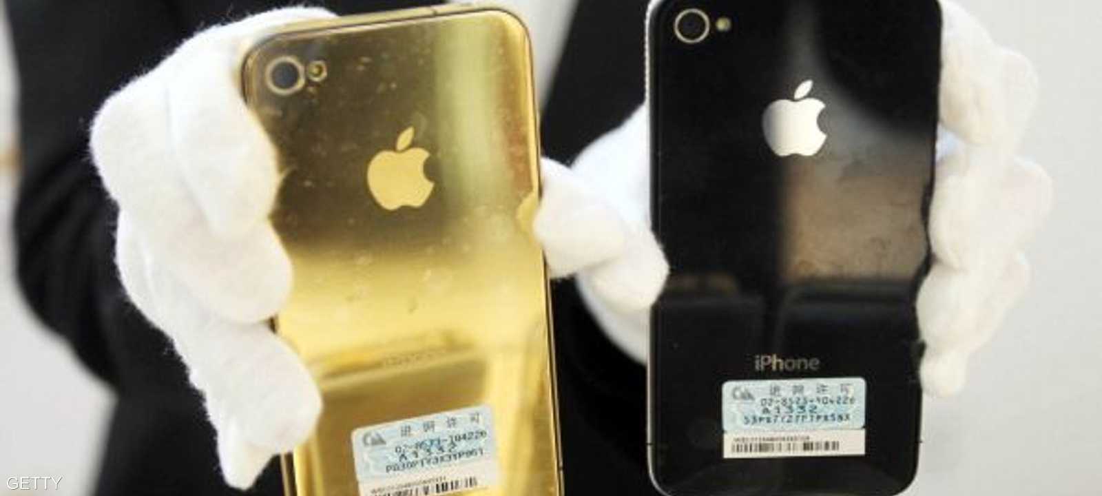 إكسسوارات ذهبية لهاتف آيفون