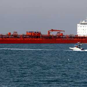 ناقلة نفط إيراني عند ميناء بندر عباس