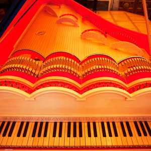 ليوناردو دا فنشي اخترع الآلة الموسيقية منذ نحو 500 عام