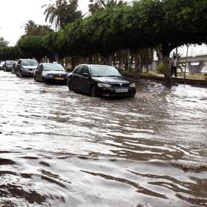 مياه الأمطار أغرقت أحياء في غربي العاصمة الليبية.