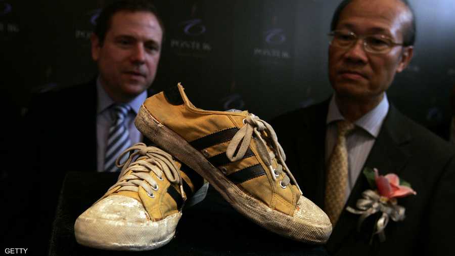 حذاء أديداس ارتداه بروس لي في (لعبة الموت)